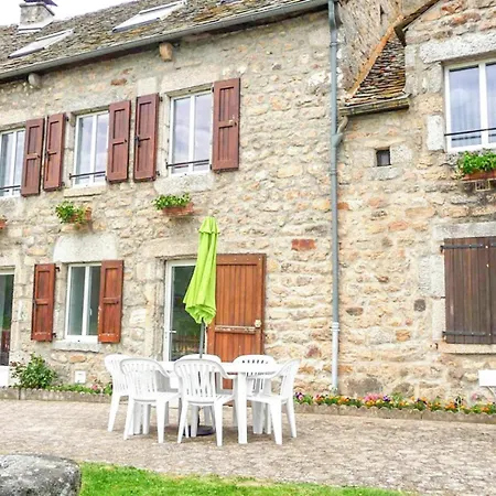 Le Aubrac, 4 Personnes Au Bacon Holiday home Le Bacon