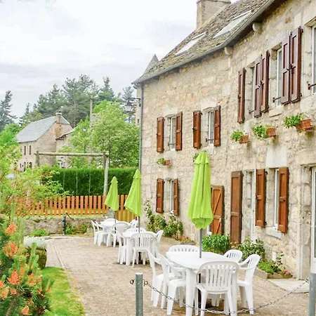 Le Aubrac, 4 Personnes Au Bacon Le Bacon